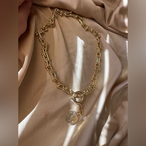 ANTHROPOLOGY BRAND NEW Graduated Link Gold Charm Necklace Brand New - Picture 8 of 11
